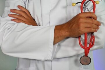 Læger er bekymrede over færre konsultationer under coronakrisen